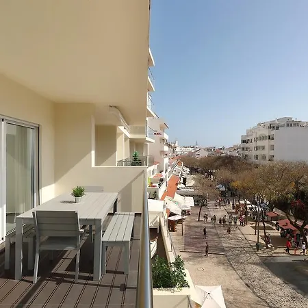 Original 3 Bedroom Downtown Apartament Albufeira