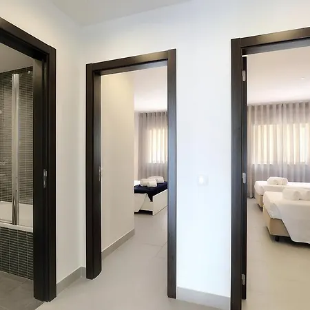 דירה Original 3 Bedroom Downtown *