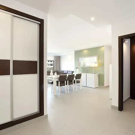 Apartment Original 3 Bedroom Downtown *
