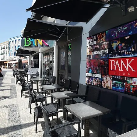 Original 3 Bedroom Downtown Διαμέρισμα *