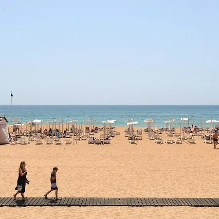 Original 3 Bedroom Downtown Lejlighed Albufeira