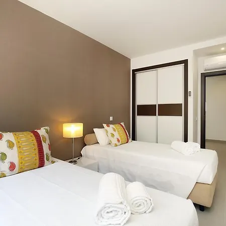 Original 3 Bedroom Downtown 阿尔布费拉